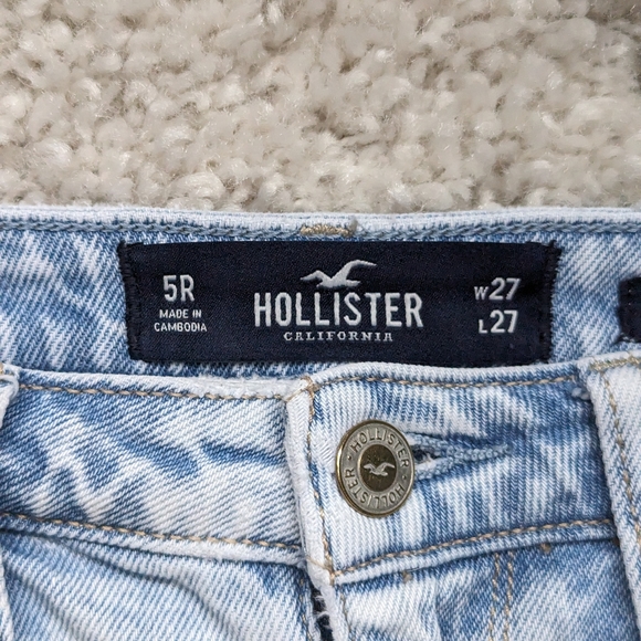 Hollister Ultra High-Rise Mom Jeans - Light Wash - 5R - Picture 9 of 11